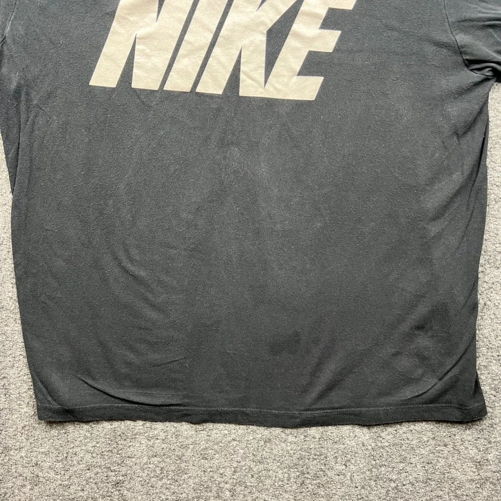 Nike Graphic T-Shirt Mens Large Black Short‎ Sleeve Big Logo Cotton Tee